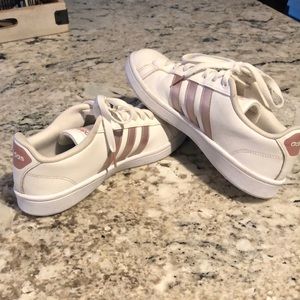Great Condition Adidas Cloud Foam shoes!